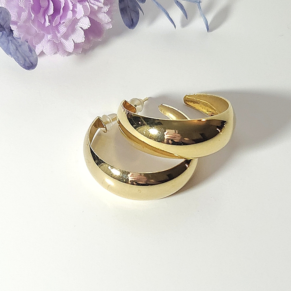 Vintage Gold Hoop Earrings - Picture 7 of 7